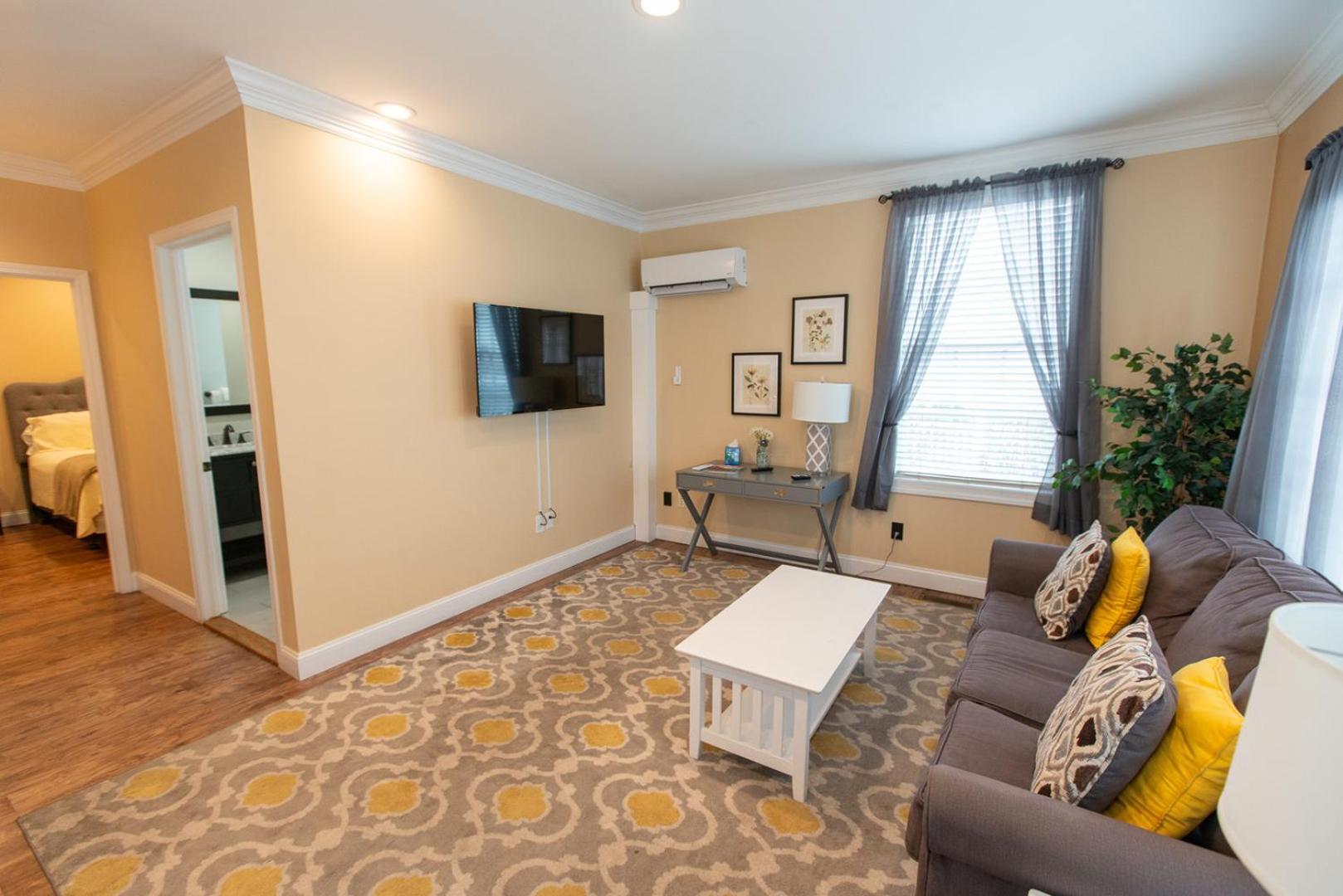 Howard'S Creek Inn White Sulphur Springs Extérieur photo