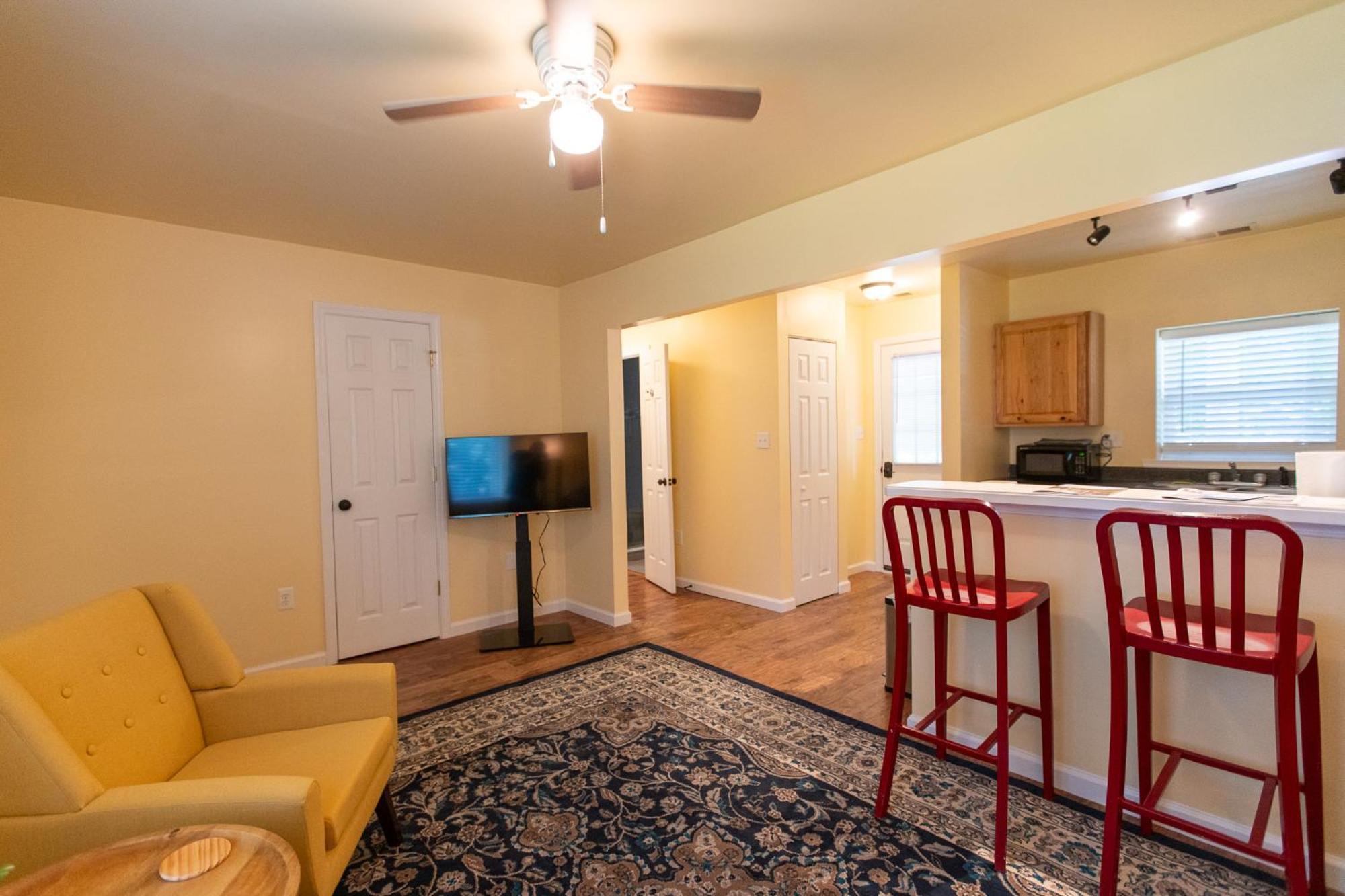 Howard'S Creek Inn White Sulphur Springs Extérieur photo