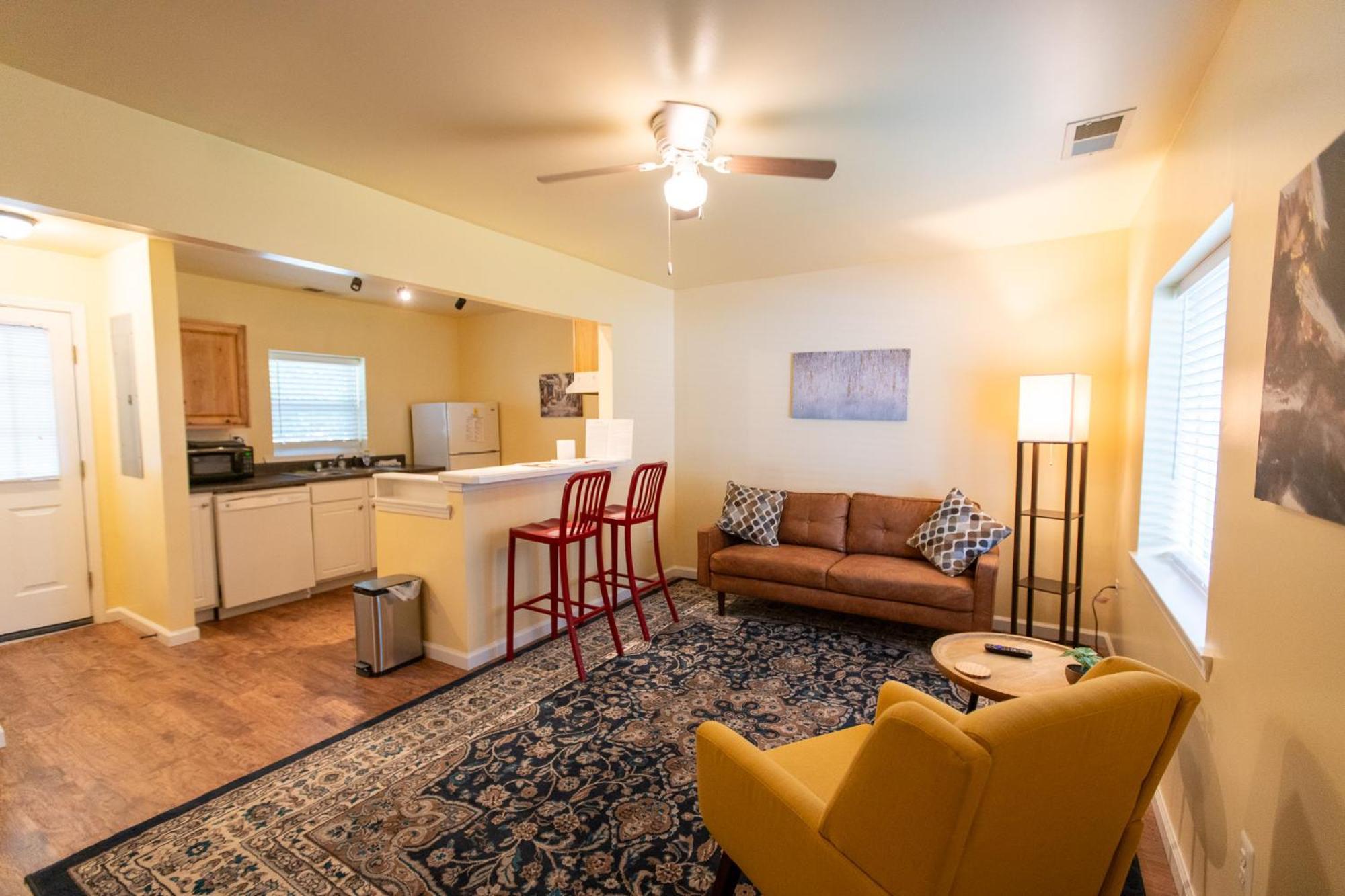 Howard'S Creek Inn White Sulphur Springs Extérieur photo