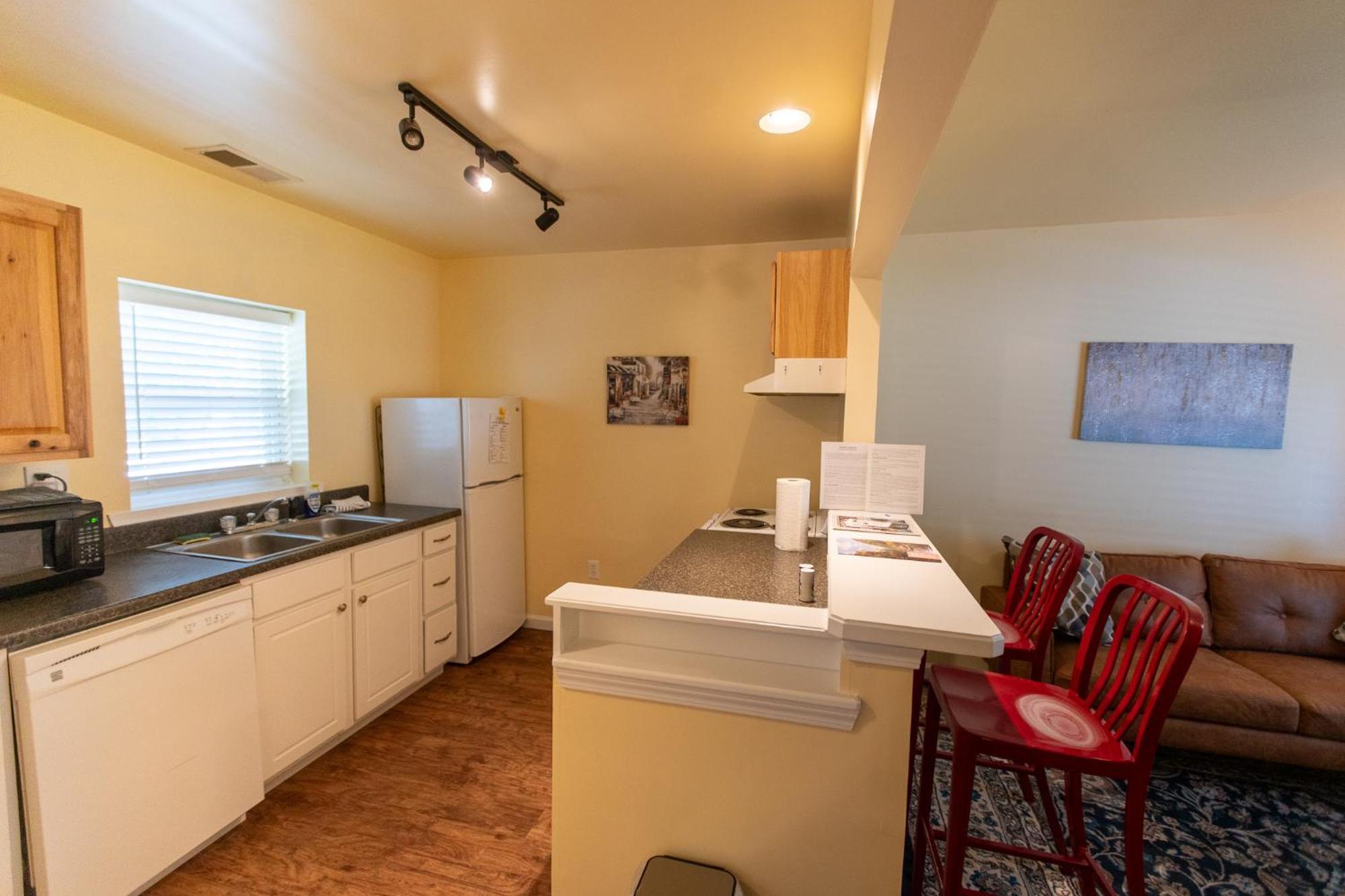 Howard'S Creek Inn White Sulphur Springs Extérieur photo