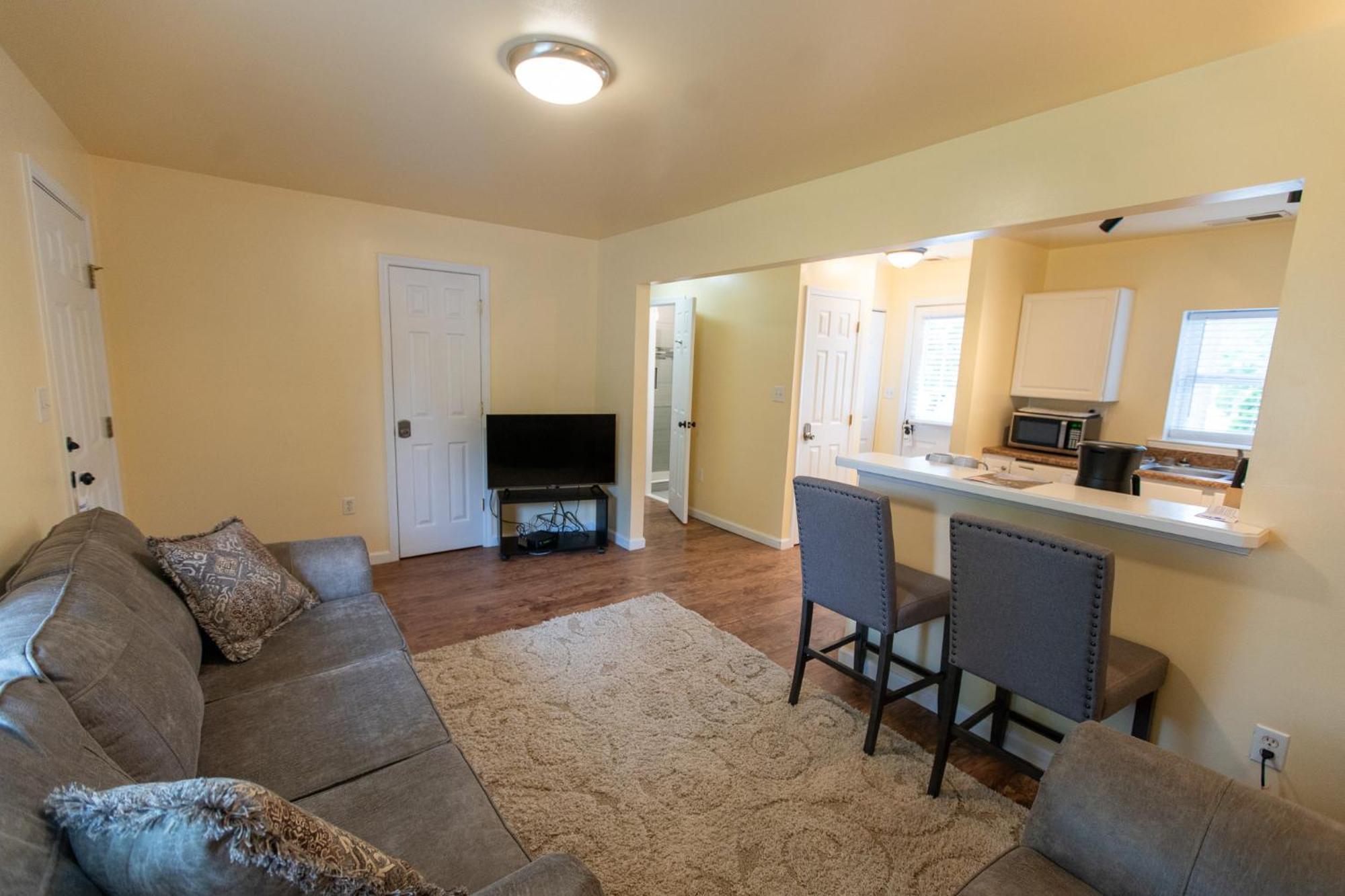 Howard'S Creek Inn White Sulphur Springs Extérieur photo